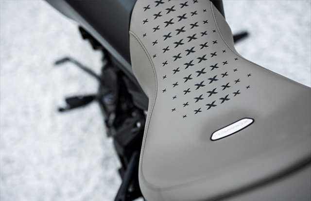 XDiavel-nera-01-slider-card-07-625x405