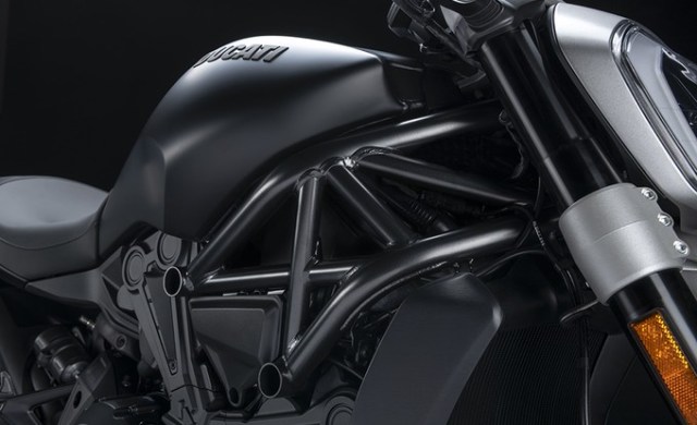 ducati_xdiavel_dark__10__uc209663_low_product_gallery