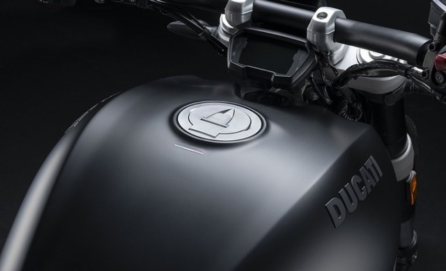 ducati_xdiavel_dark__9__uc209662_low_product_gallery