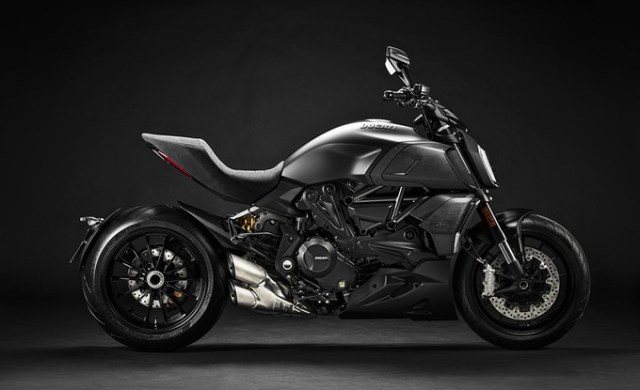 my20_ducati_diavel_1260_01_uc101634_low_product_gallery22