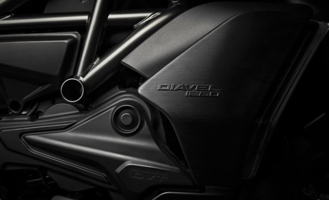 my20_ducati_diavel_1260_07_uc101629_high_product_gallery
