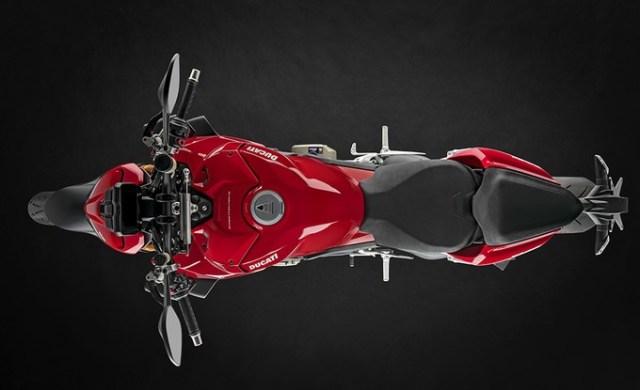 my20_ducati_streetfigher_v4_s_01_uc101685_low_product_gallery