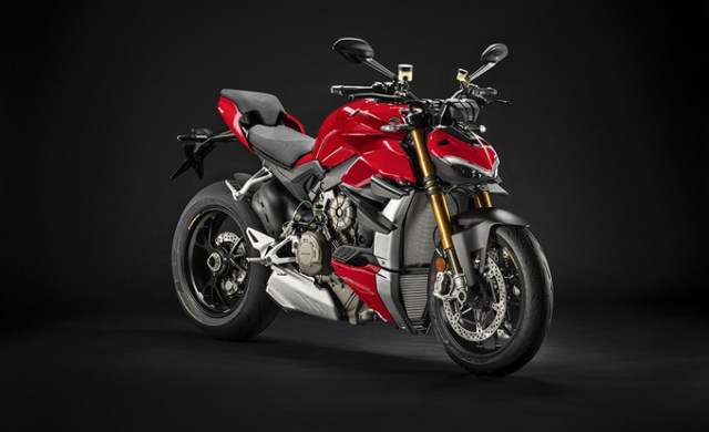 my20_ducati_streetfigher_v4_s_05_uc101689_low_product_gallery