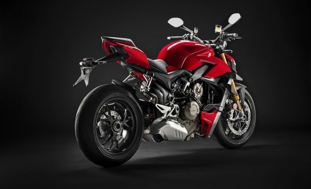 my20_ducati_streetfigher_v4_s_06_uc101691_low_product_gallery