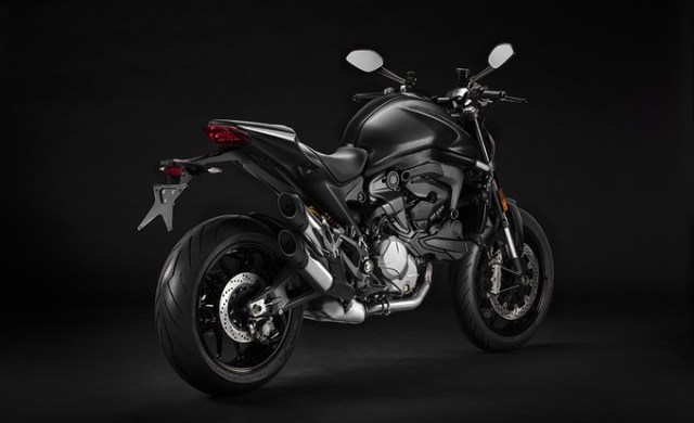 my21_ducati_monster__23__uc214692_low_product_gallery14