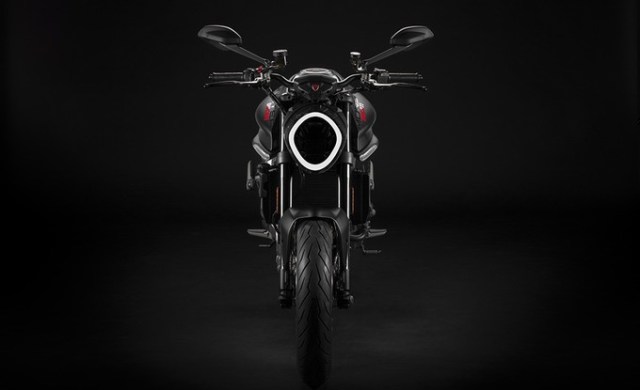 my21_ducati_monster__3__uc214671_low_product_gallery38