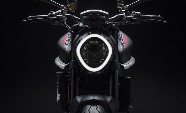 my21_ducati_monster__5__uc214678_low_V269OTV_product_gallery84