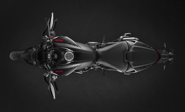 my21_ducati_monster__6__uc214674_low_product_gallery51