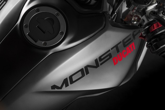 my21_ducati_monster_plus__12__uc214641_low_large