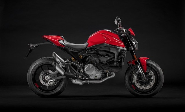 my21_ducati_monster_plus__28__uc214662_low_product_gallery