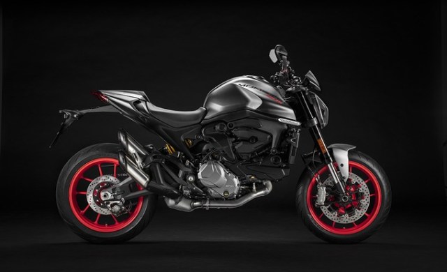 my21_ducati_monster_plus__33__uc214664_low_product_gallery