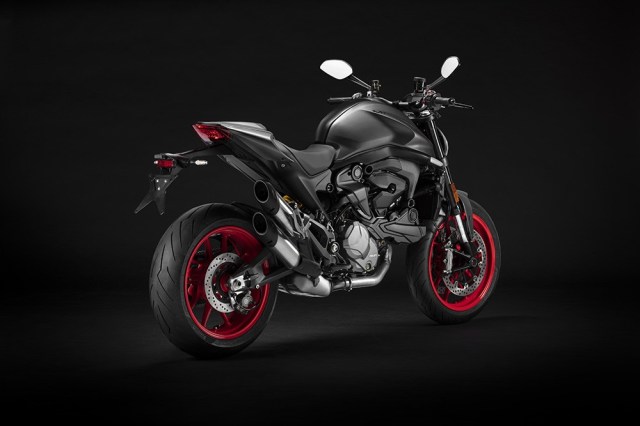 my21_ducati_monster_plus__4__uc214636_low_large