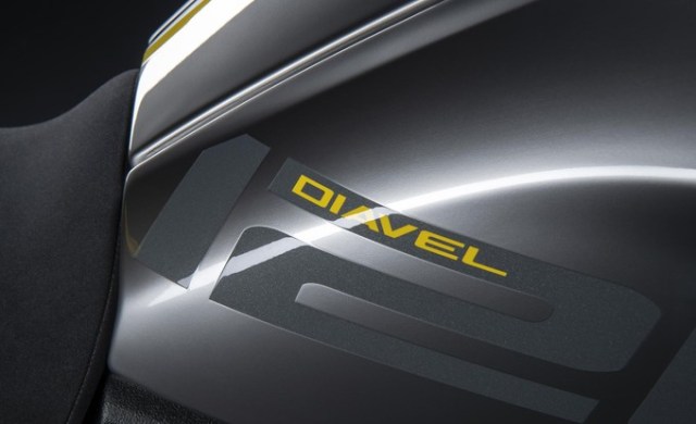 my22_ducati_diavel_1260_s_01__18__uc293421_mid_product_gallery