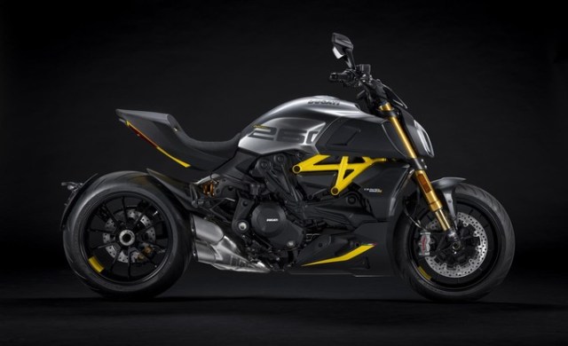 my22_ducati_diavel_1260_s_01__2__uc293414_mid_product_gallery