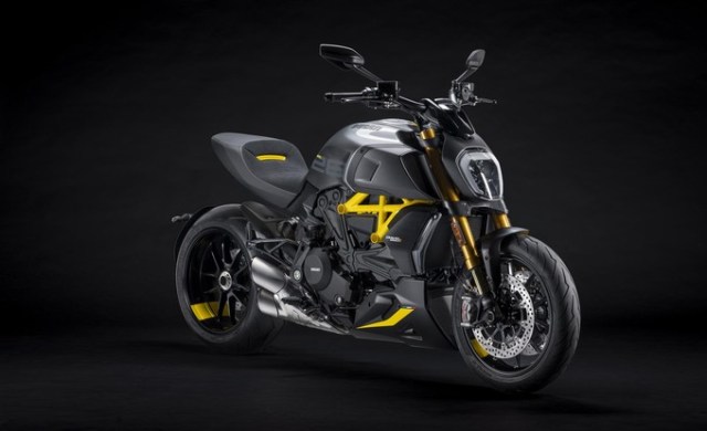 my22_ducati_diavel_1260_s_01__4__uc293430_mid_product_gallery