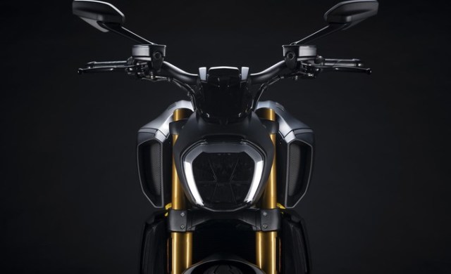 my22_ducati_diavel_1260_s_01__9__uc293432_mid_product_gallery