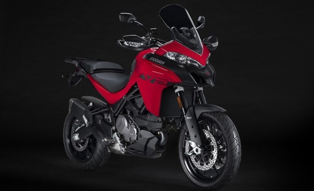 my22_ducati_multistrada_v2_red__129__uc338538_low_product_gallery