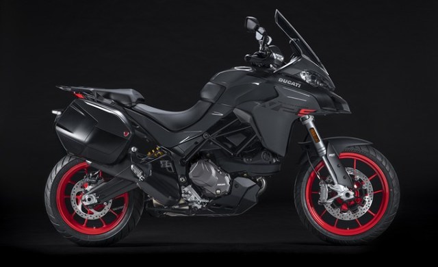 my22_ducati_multistrada_v2s_grey_st__55__uc338652_low_product_gallery