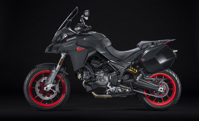 my22_ducati_multistrada_v2s_grey_st__57__uc338654_low_product_gallery