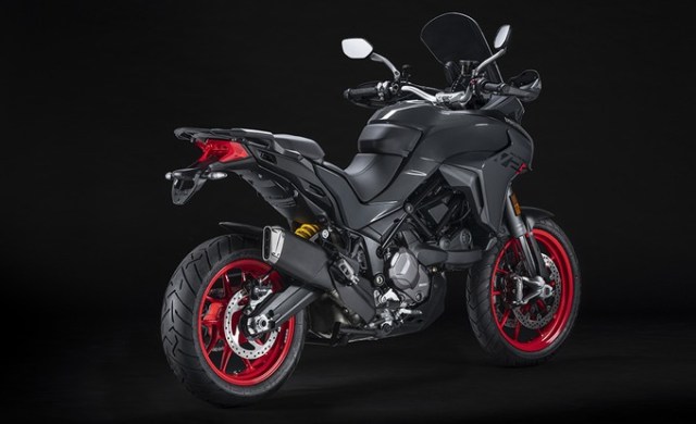 my22_ducati_multistrada_v2s_grey_st__60__uc338657_low_product_gallery
