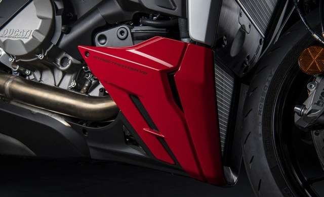 my22_ducati_streetfighter_v2__20__uc351839_low_product_gallery