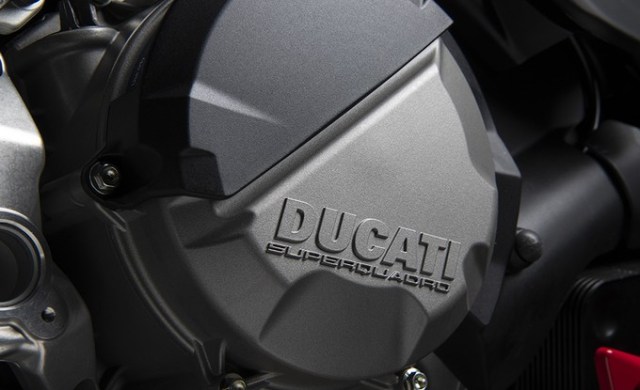 my22_ducati_streetfighter_v2__22__uc351841_low_product_gallery