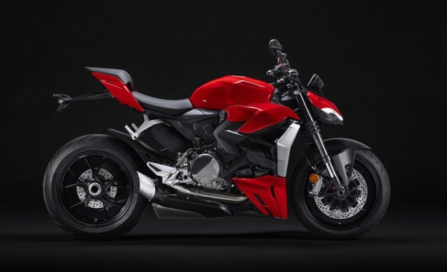 my22_ducati_streetfighter_v2__4__uc351825_low_product_gallery