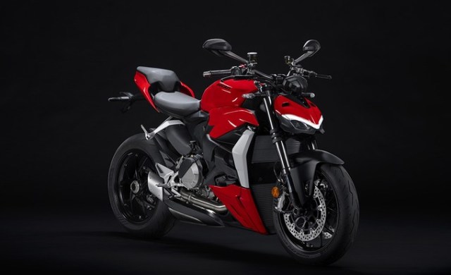 my22_ducati_streetfighter_v2__6__uc351827_low_product_gallery