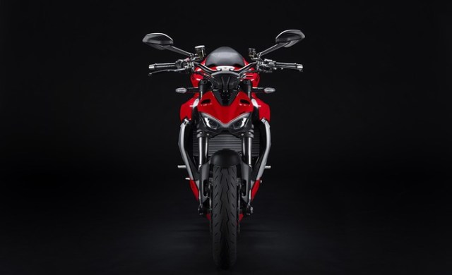 my22_ducati_streetfighter_v2__9__uc351829_low_product_gallery
